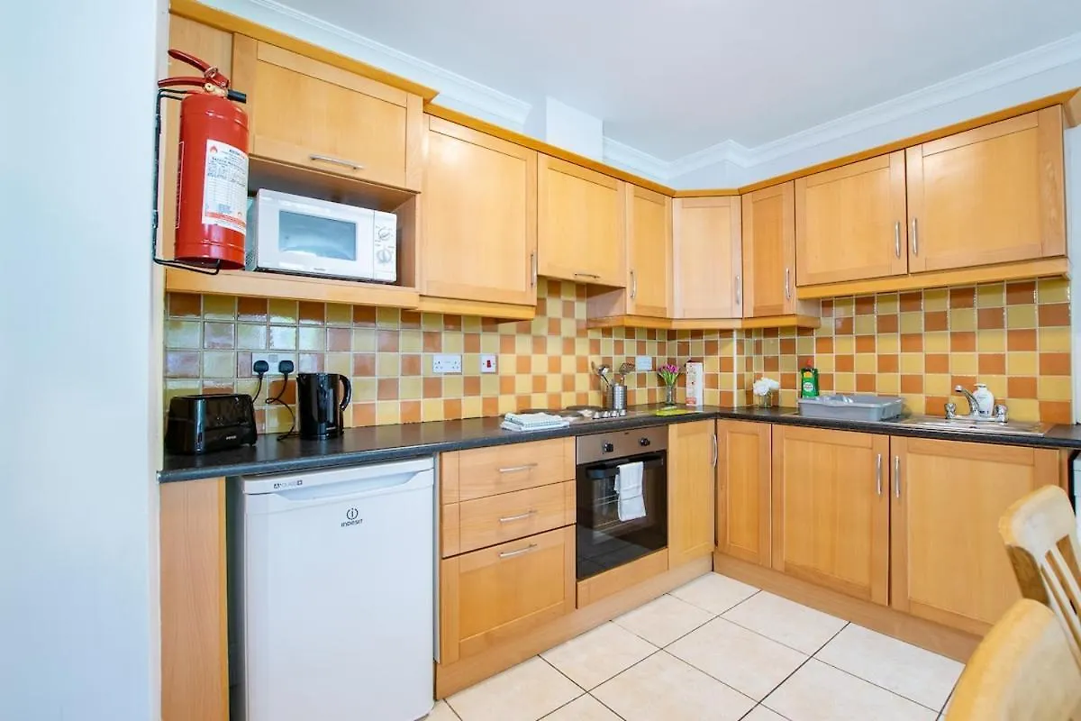 91 - Comfortable Stay In Galway City 펜션
